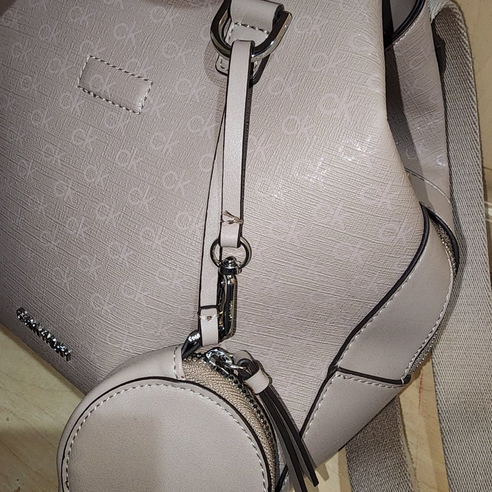 Calvin Klein bag - Picture 10 of 13